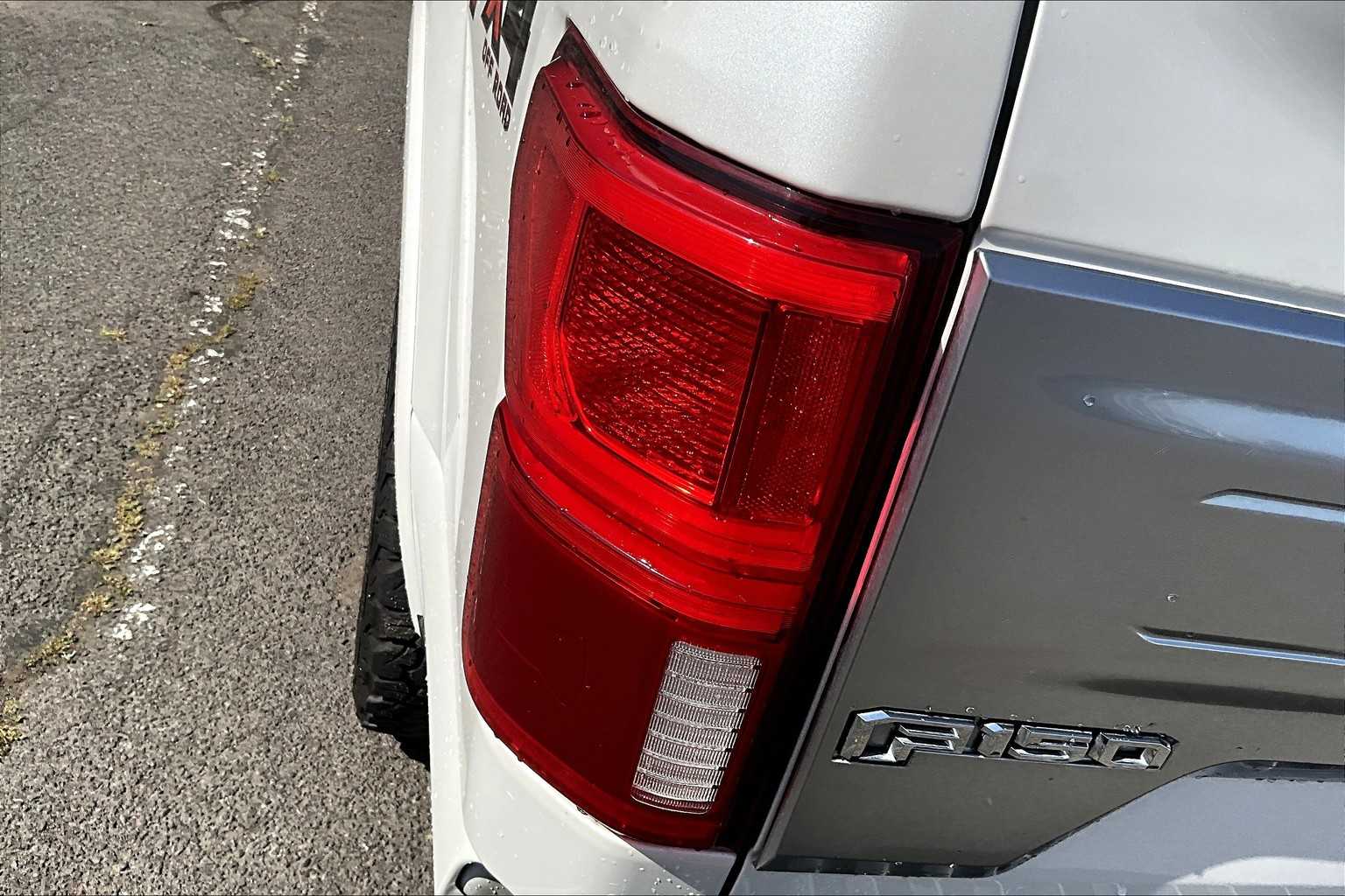2018 Ford F-150 Platinum 32
