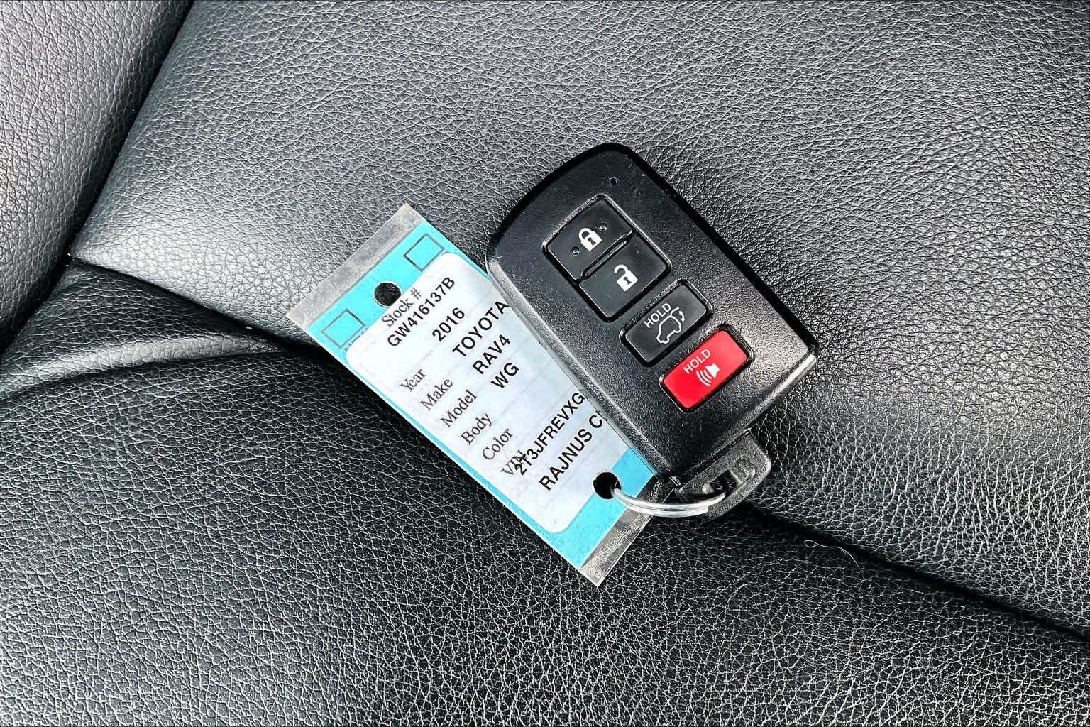 Thumbnail: 2016 Toyota RAV4 - 19