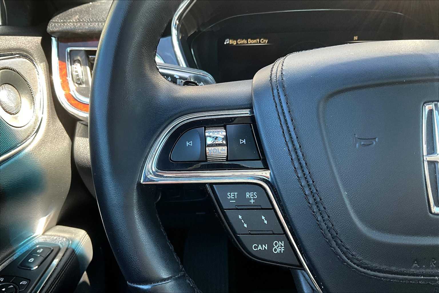 Thumbnail: 2018 Lincoln Continental - 24