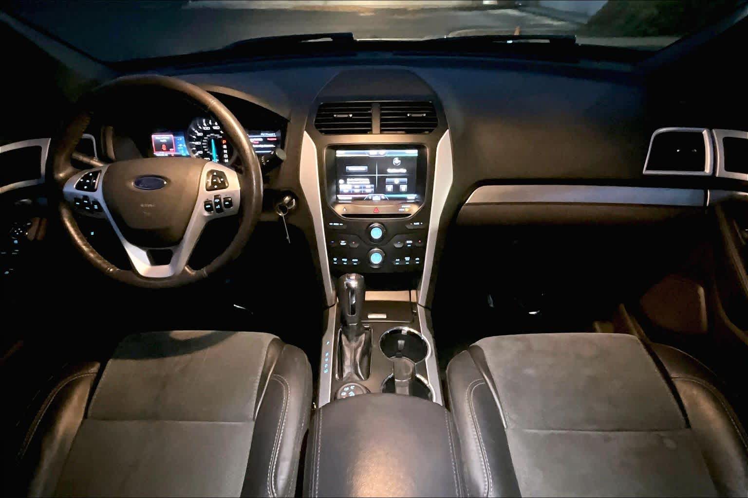 Thumbnail: 2015 Ford Explorer - 10