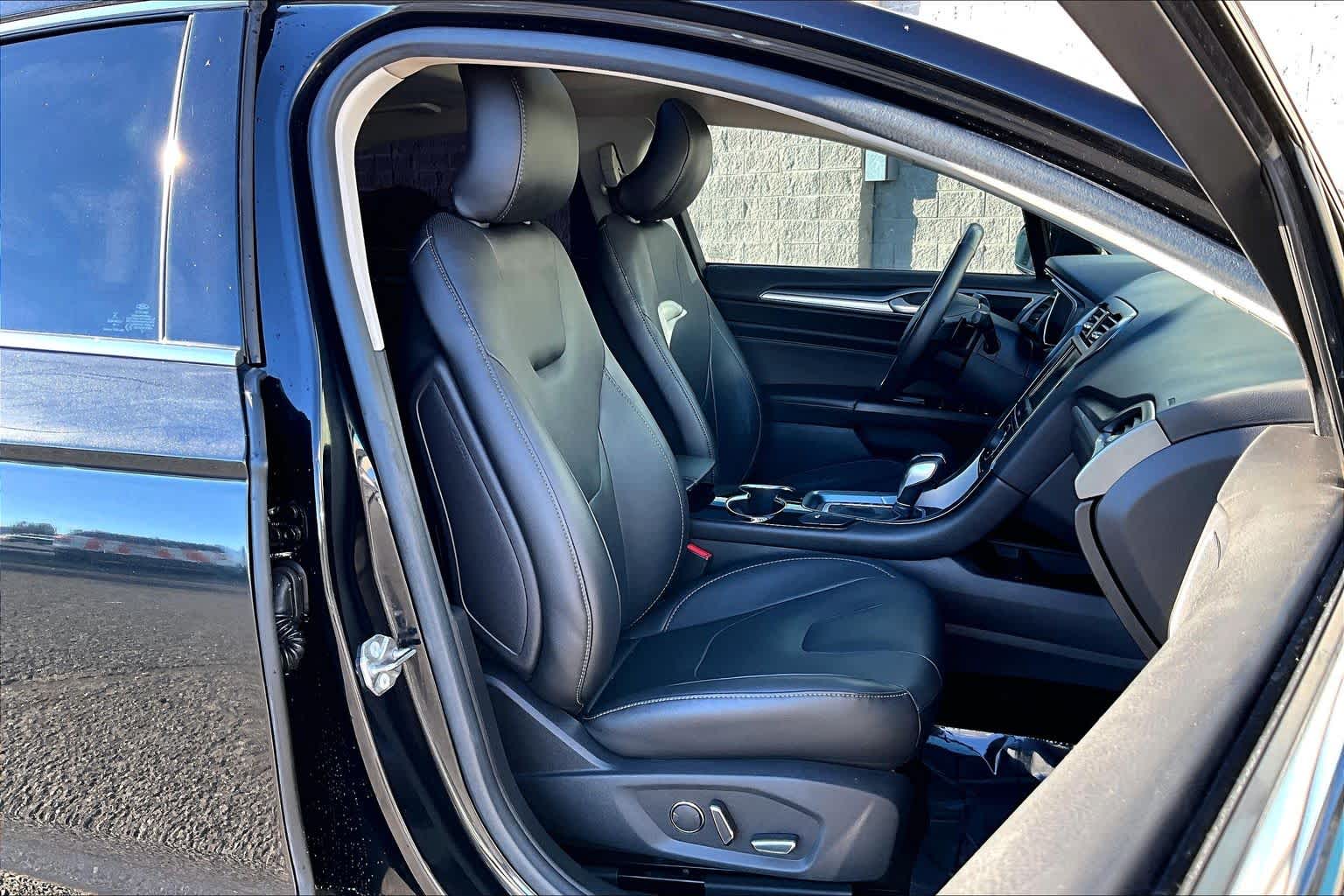 Thumbnail: 2015 Ford Fusion - 13