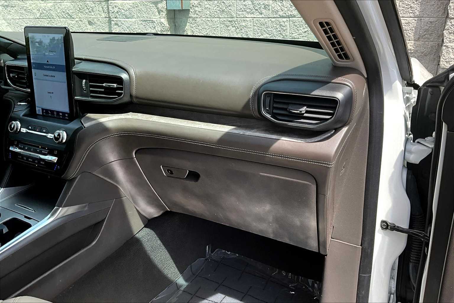 2020 Ford Explorer Platinum 23