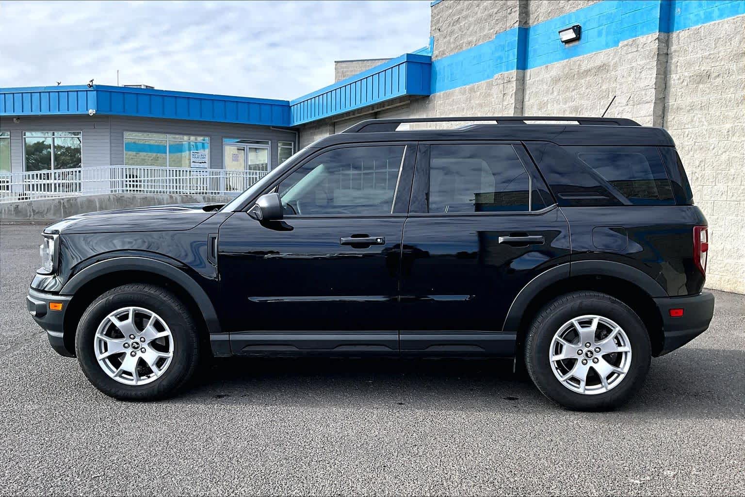 Thumbnail: 2021 Ford Bronco Sport - 3