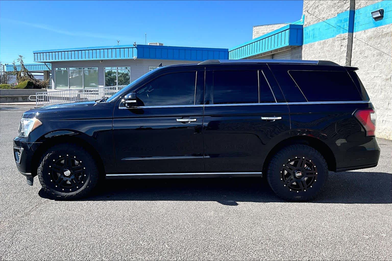 Thumbnail: 2019 Ford Expedition - 3