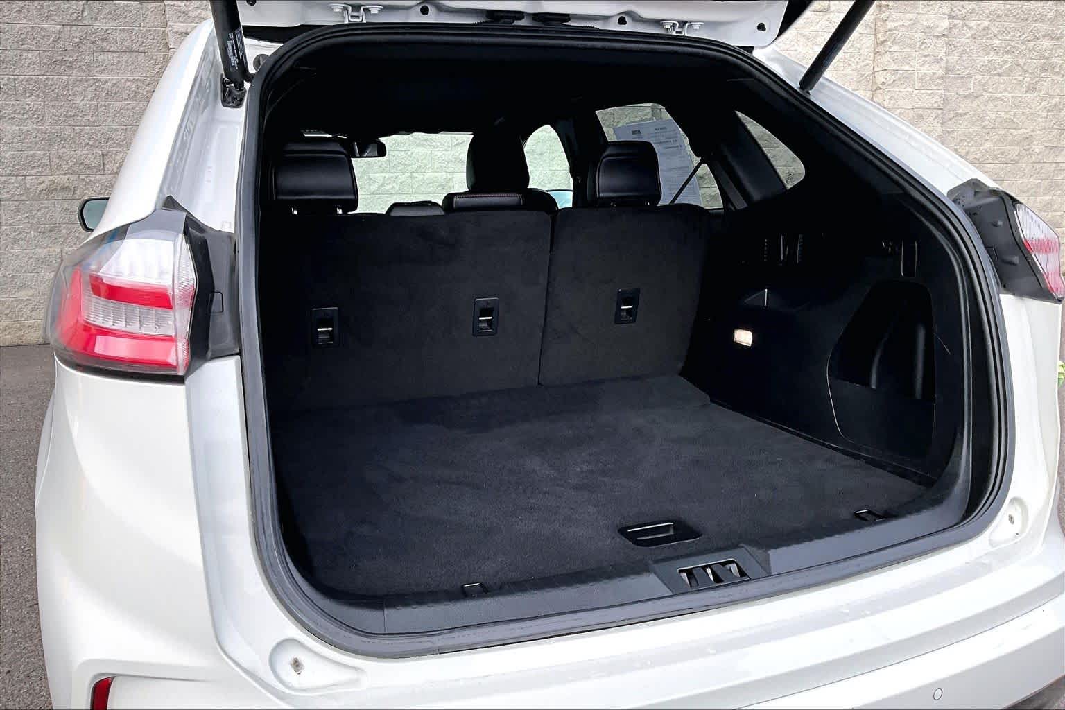 Thumbnail: 2022 Ford Edge - 18