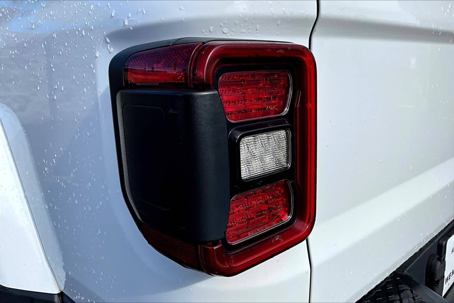 Thumbnail: 2020 Jeep Gladiator - 32