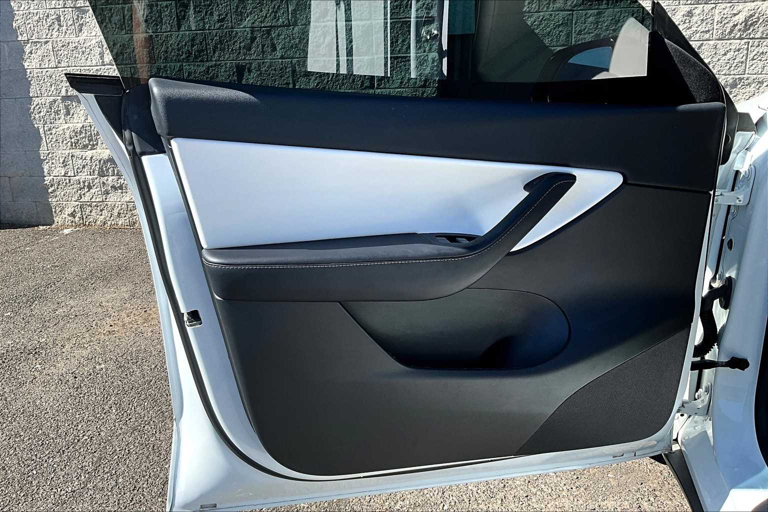 Thumbnail: 2021 Tesla Model Y - 27