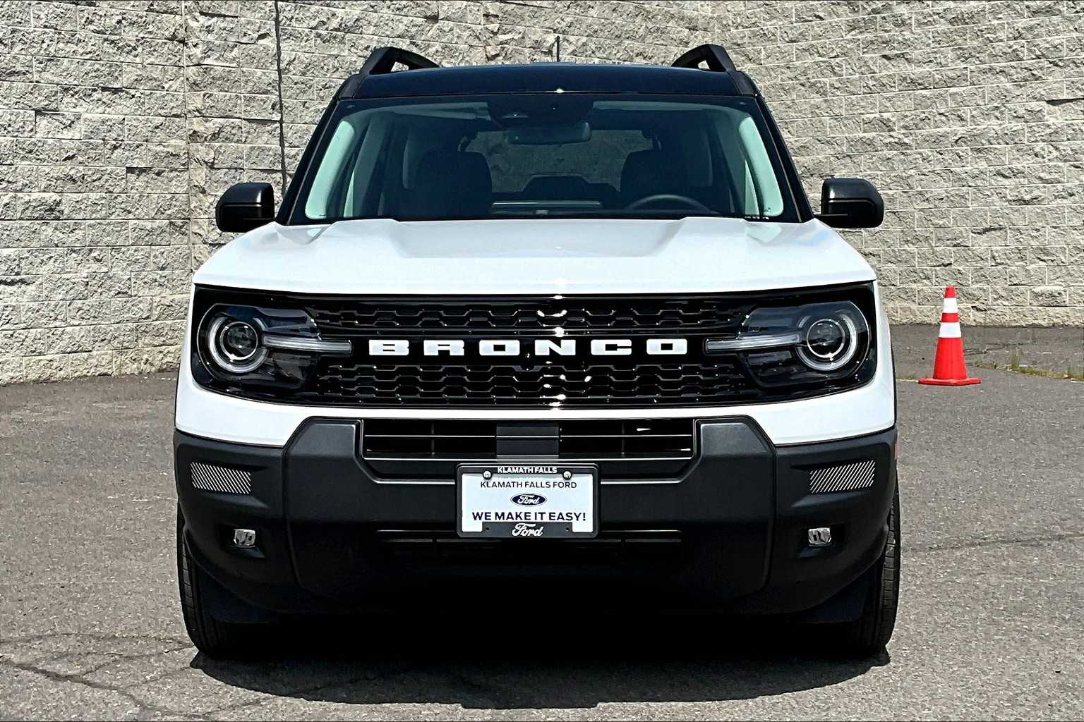 Thumbnail: 2025 Ford Bronco Sport - 6