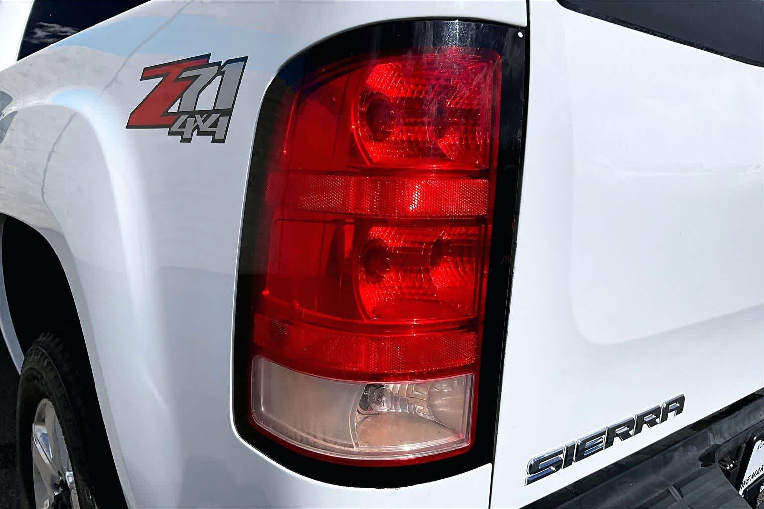 Thumbnail: 2014 GMC Sierra 2500 - 32