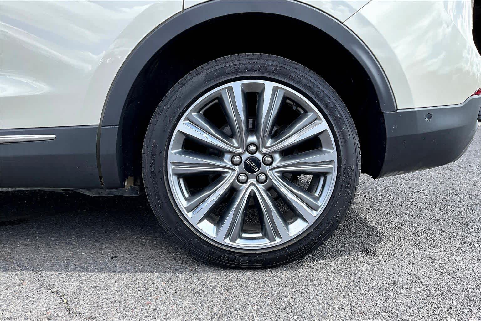 Thumbnail: 2016 Lincoln MKX - 35