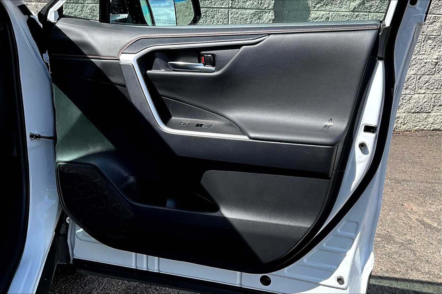 2024 Toyota RAV4 Adventure 28