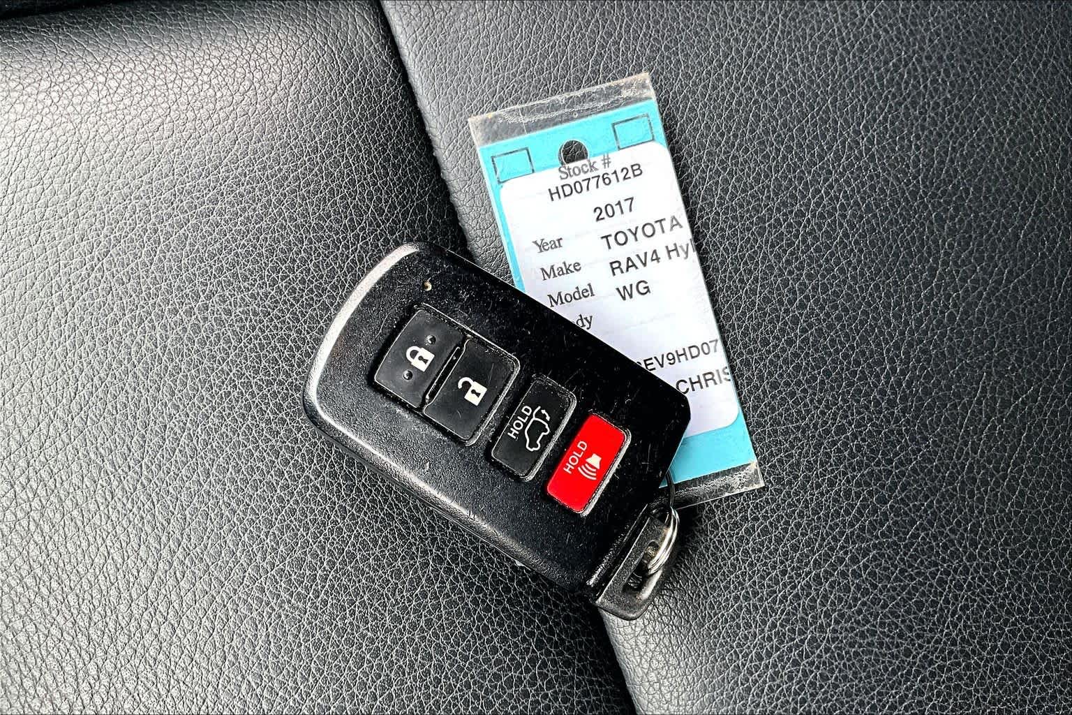 Thumbnail: 2017 Toyota RAV4 - 19