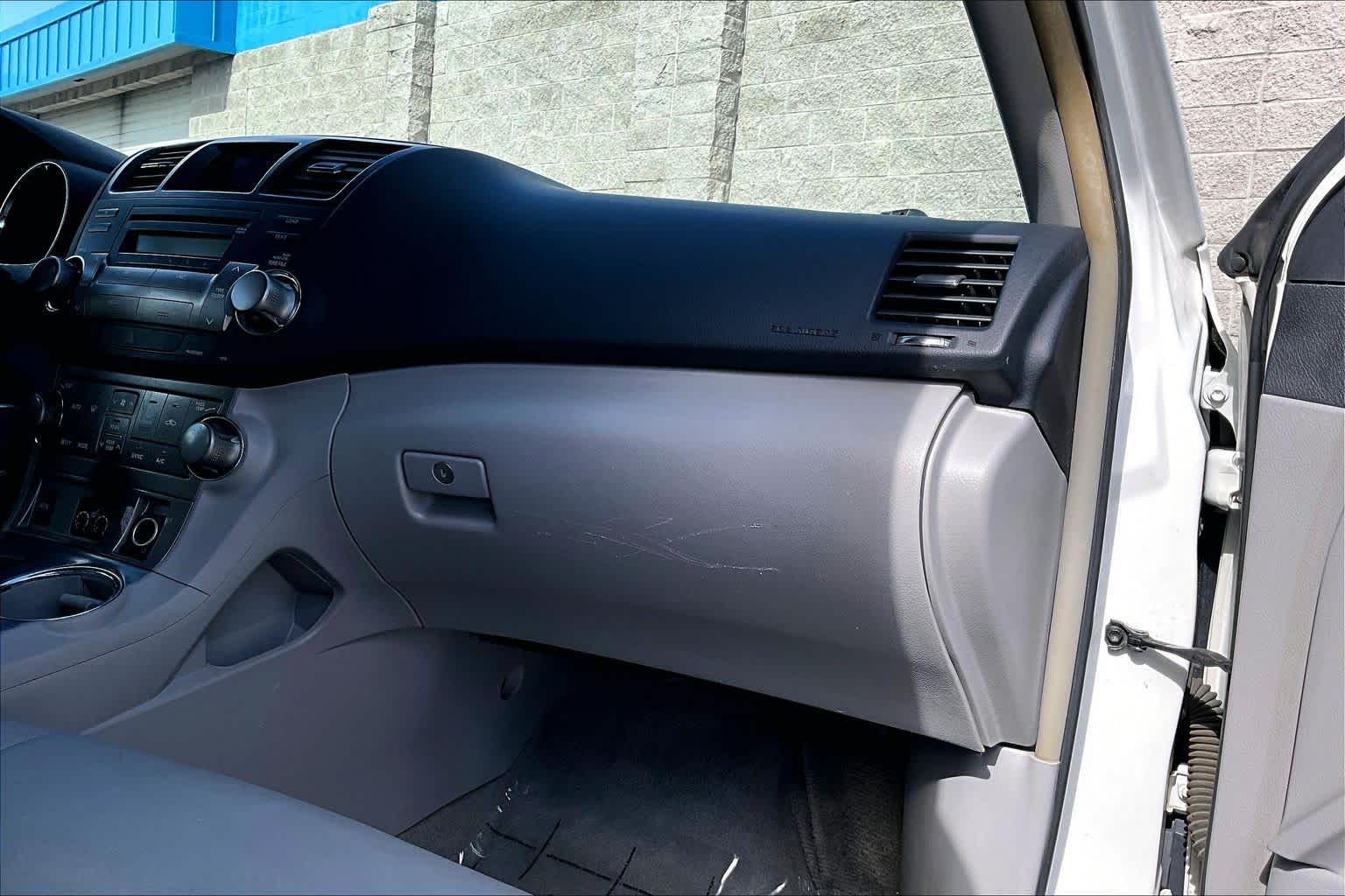 Thumbnail: 2010 Toyota Highlander - 23