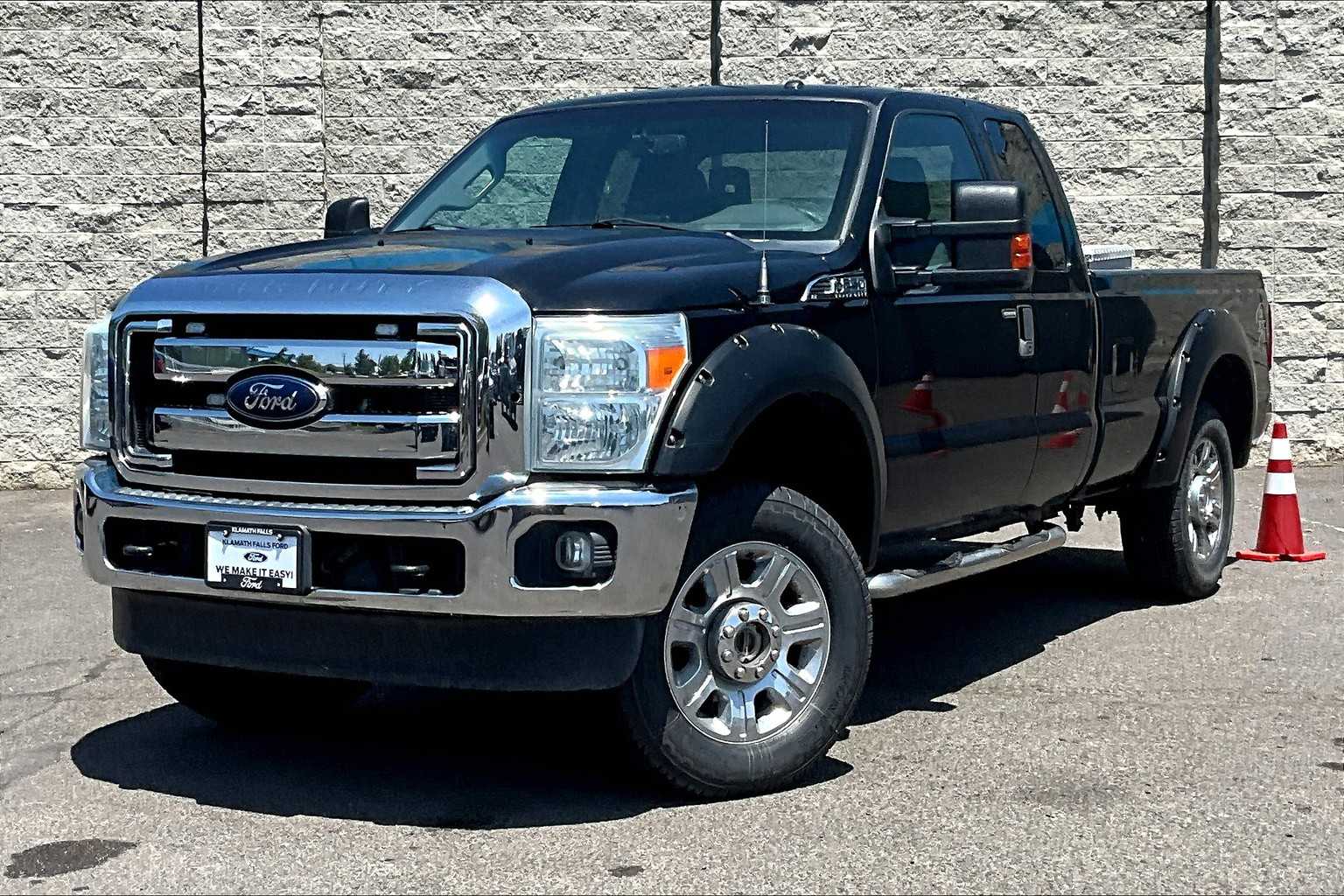 2016 Ford F-250 XLT Hero Image