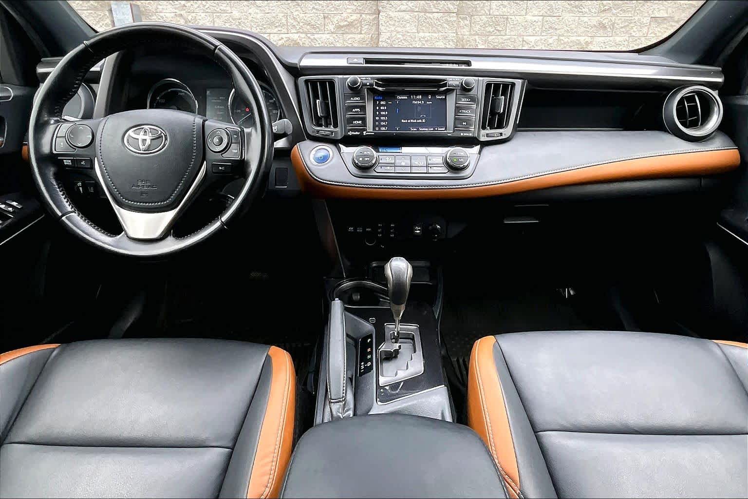 Thumbnail: 2017 Toyota RAV4 - 10