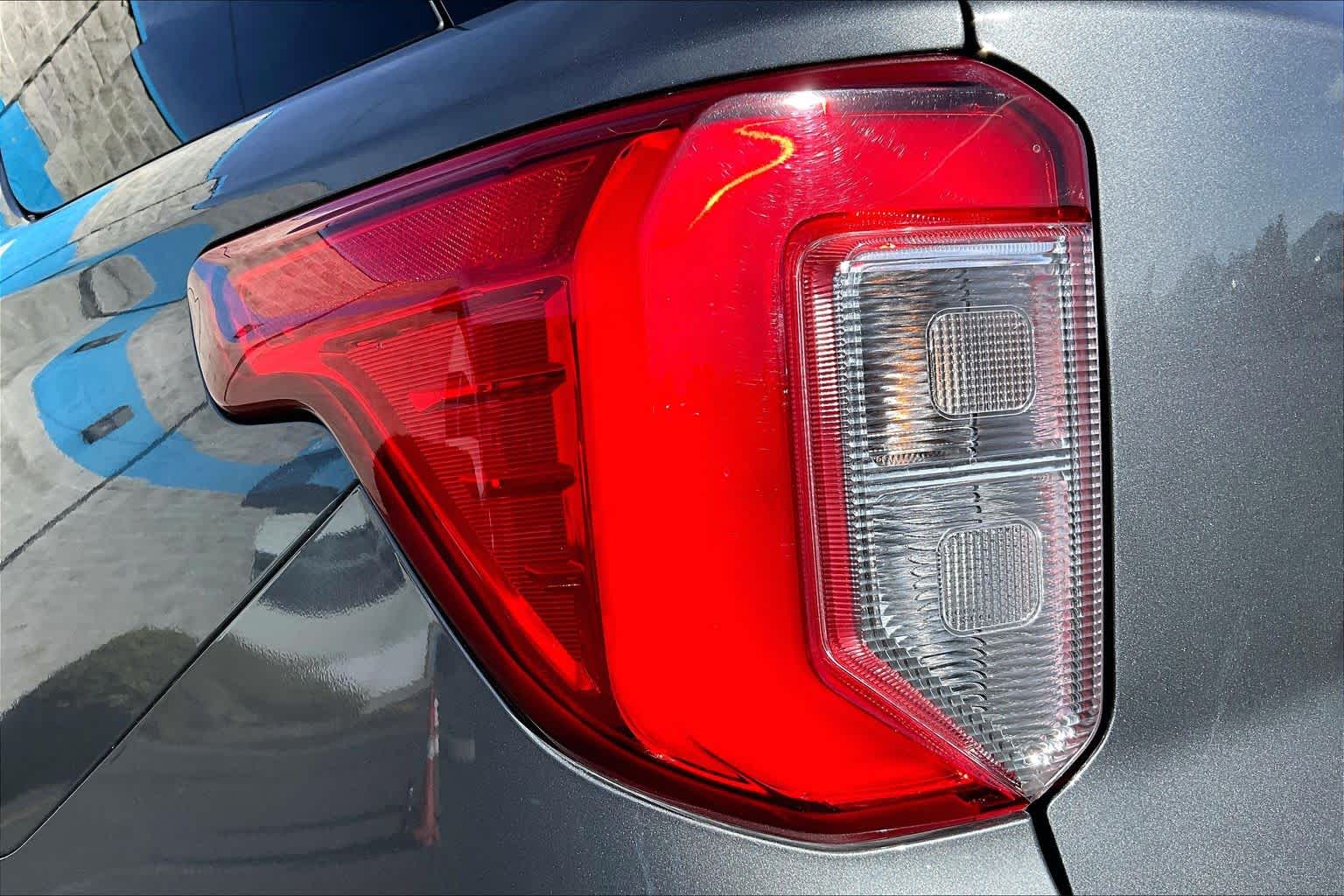 Thumbnail: 2021 Ford Explorer - 32