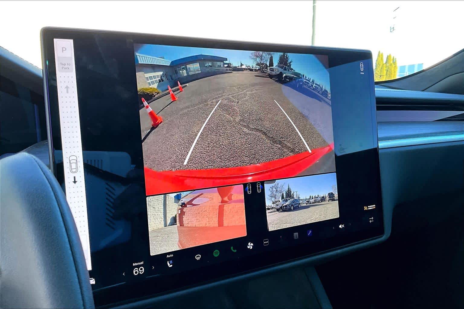 Thumbnail: 2022 Tesla Model S - 26