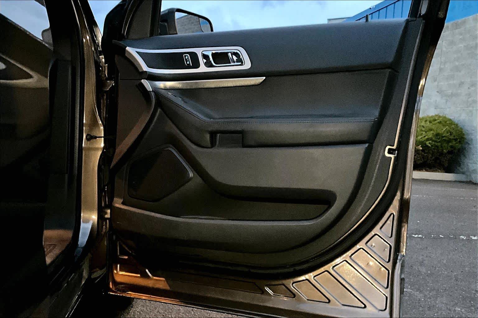 Thumbnail: 2015 Ford Explorer - 28