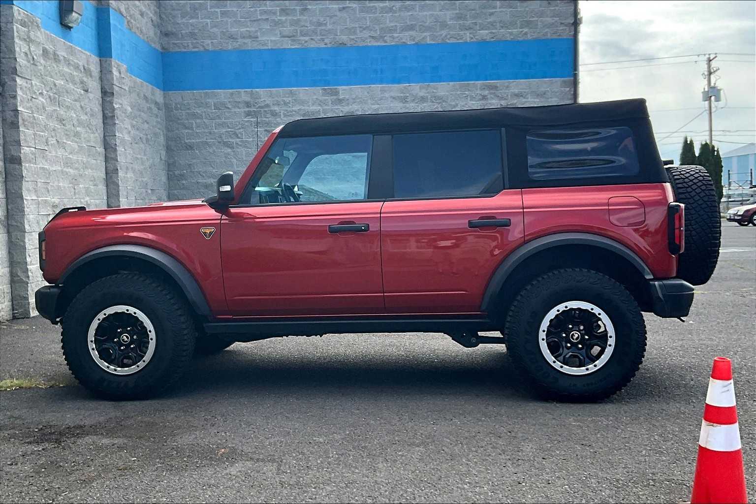 Thumbnail: 2023 Ford Bronco - 3