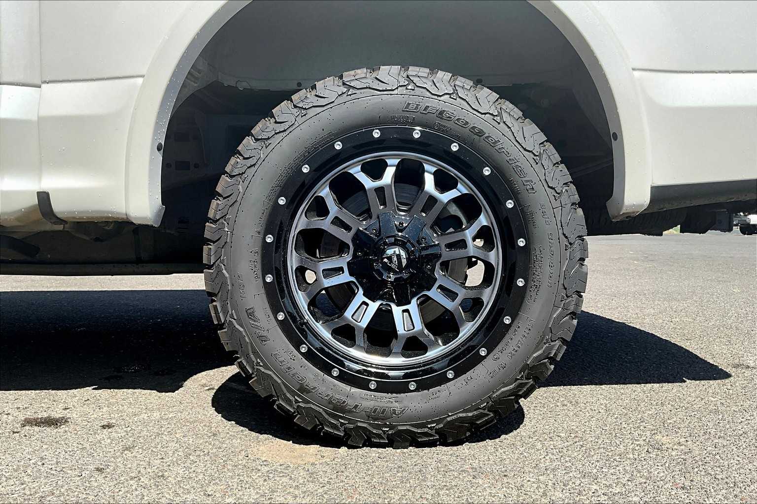2018 Ford F-150 Platinum 35
