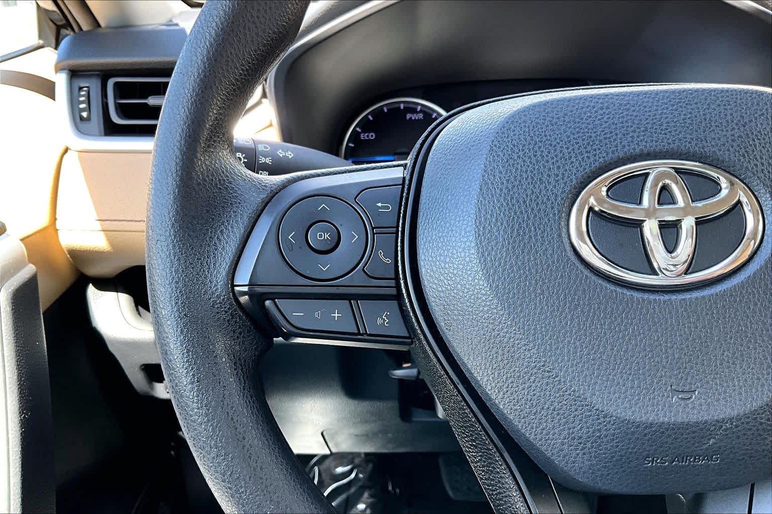 Thumbnail: 2021 Toyota RAV4 - 24