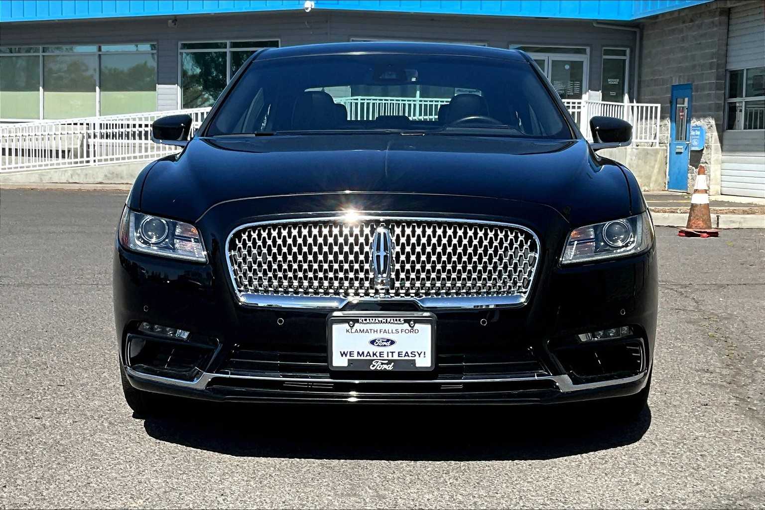 Thumbnail: 2018 Lincoln Continental - 6
