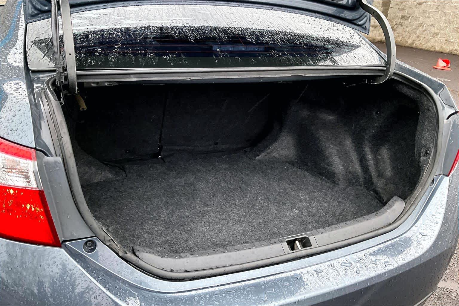 Thumbnail: 2014 Toyota Corolla - 18