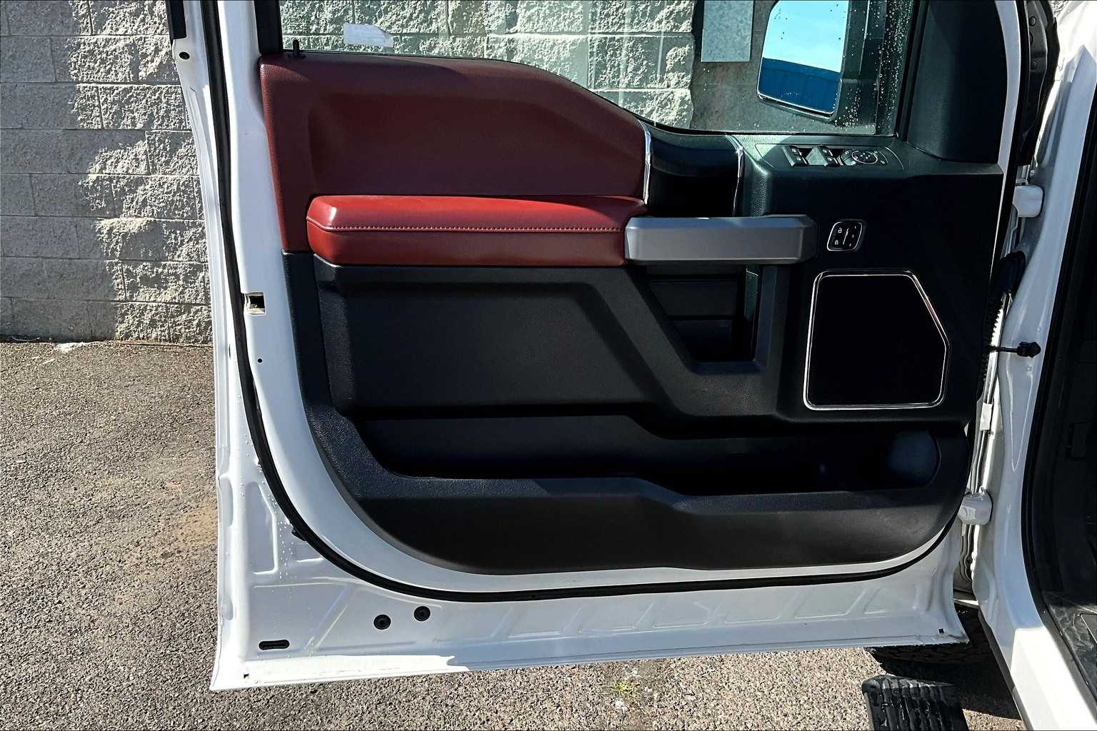 2018 Ford F-150 Platinum 27