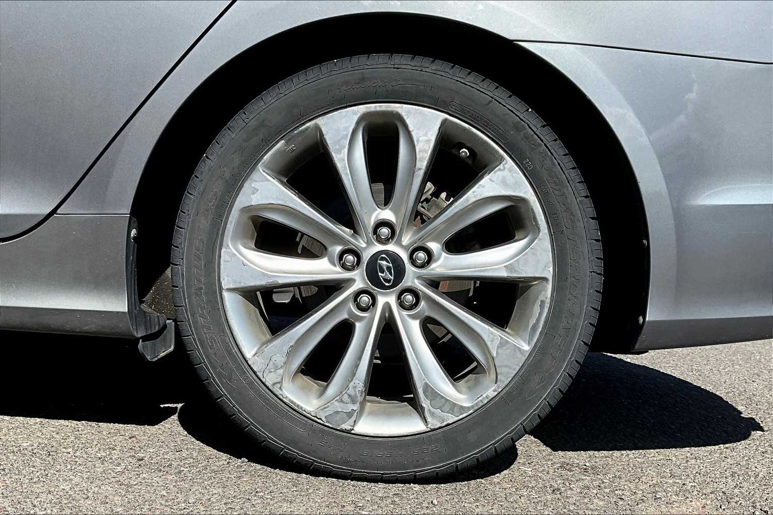 Thumbnail: 2011 Hyundai Sonata - 35