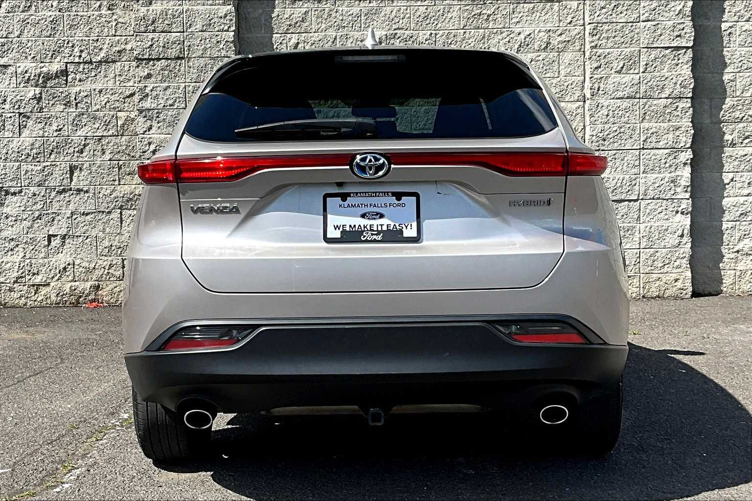 2022 Toyota Venza LE 5