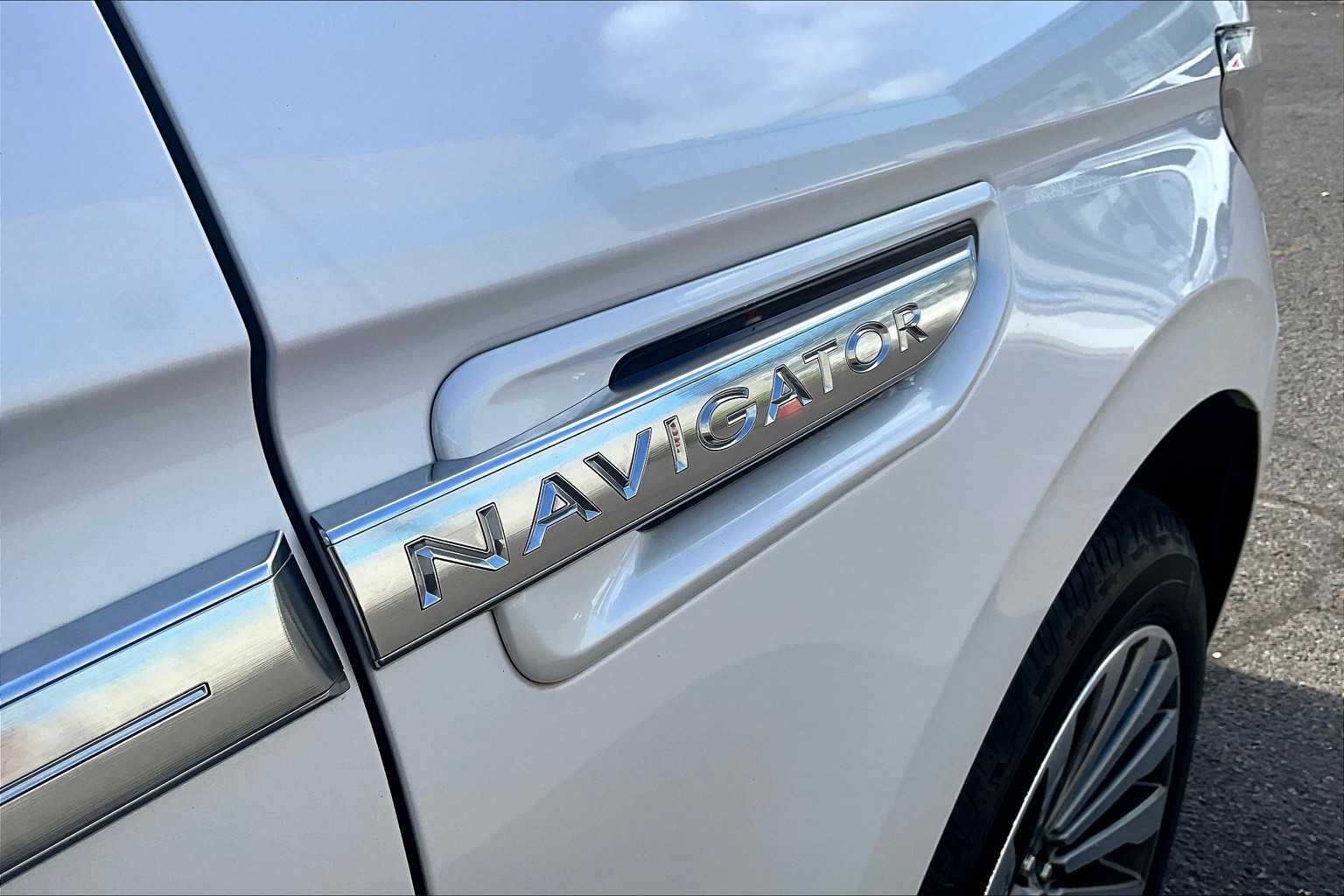Thumbnail: 2019 Lincoln Navigator - 7