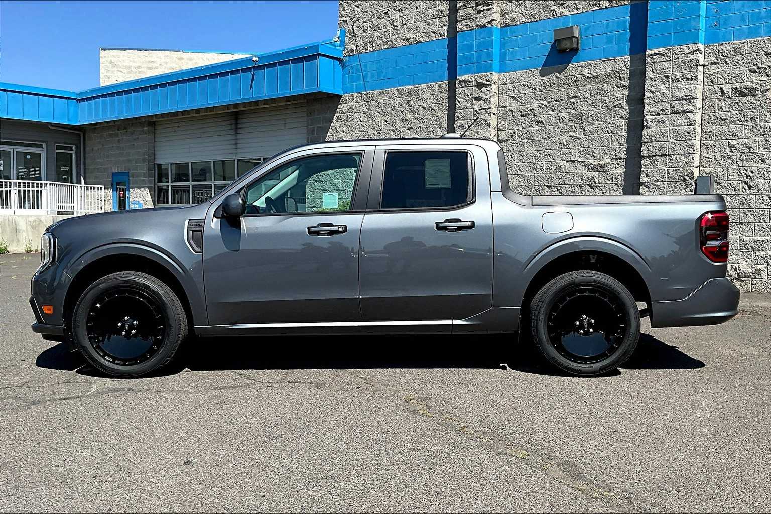 Thumbnail: 2025 Ford Maverick - 3
