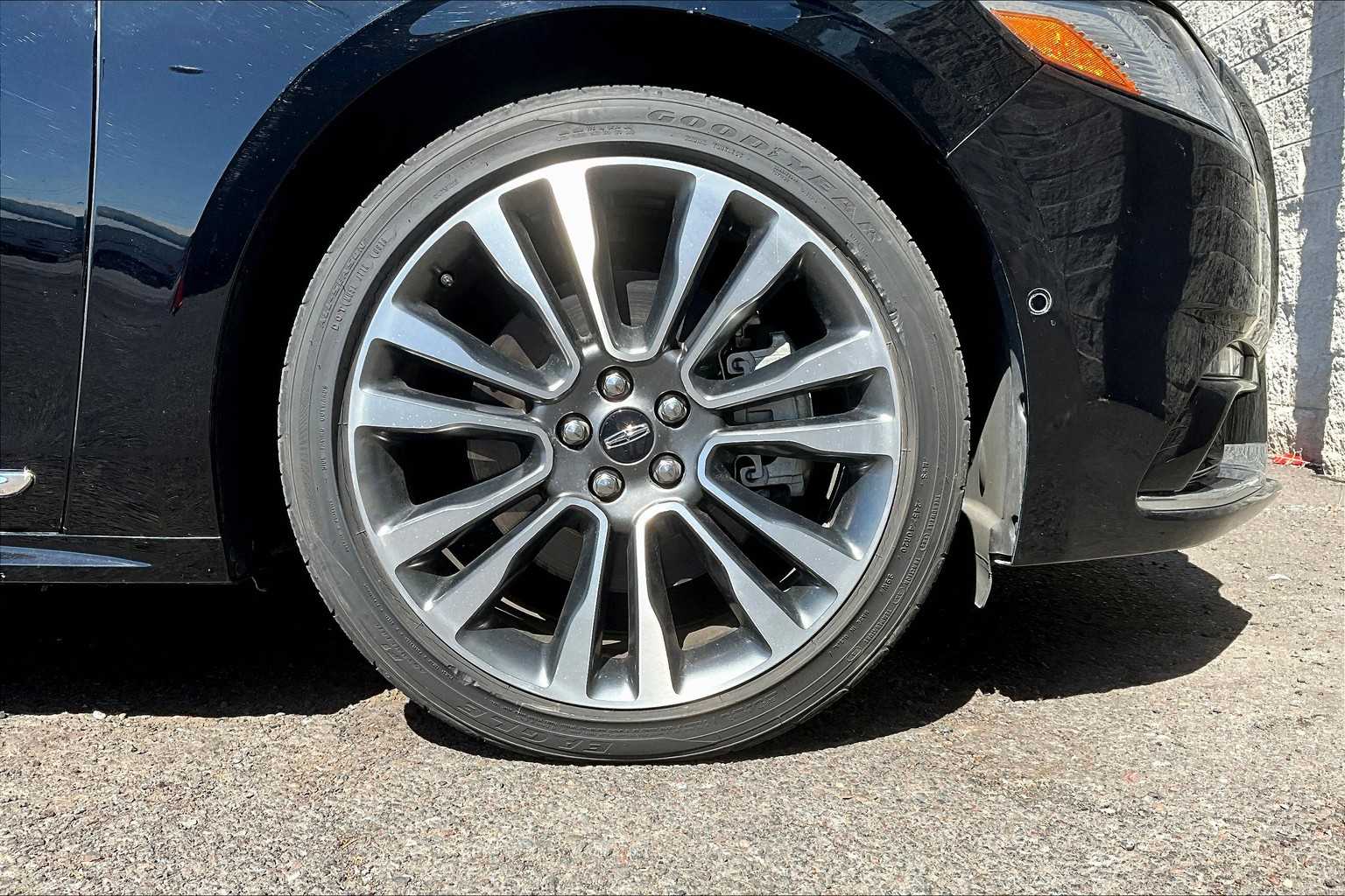 Thumbnail: 2018 Lincoln Continental - 34