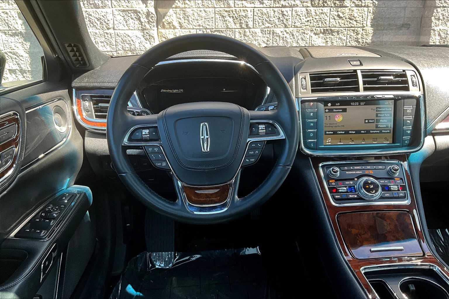 Thumbnail: 2018 Lincoln Continental - 14