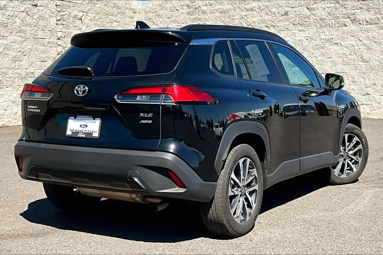 2023 Toyota Corolla Cross XLE 22
