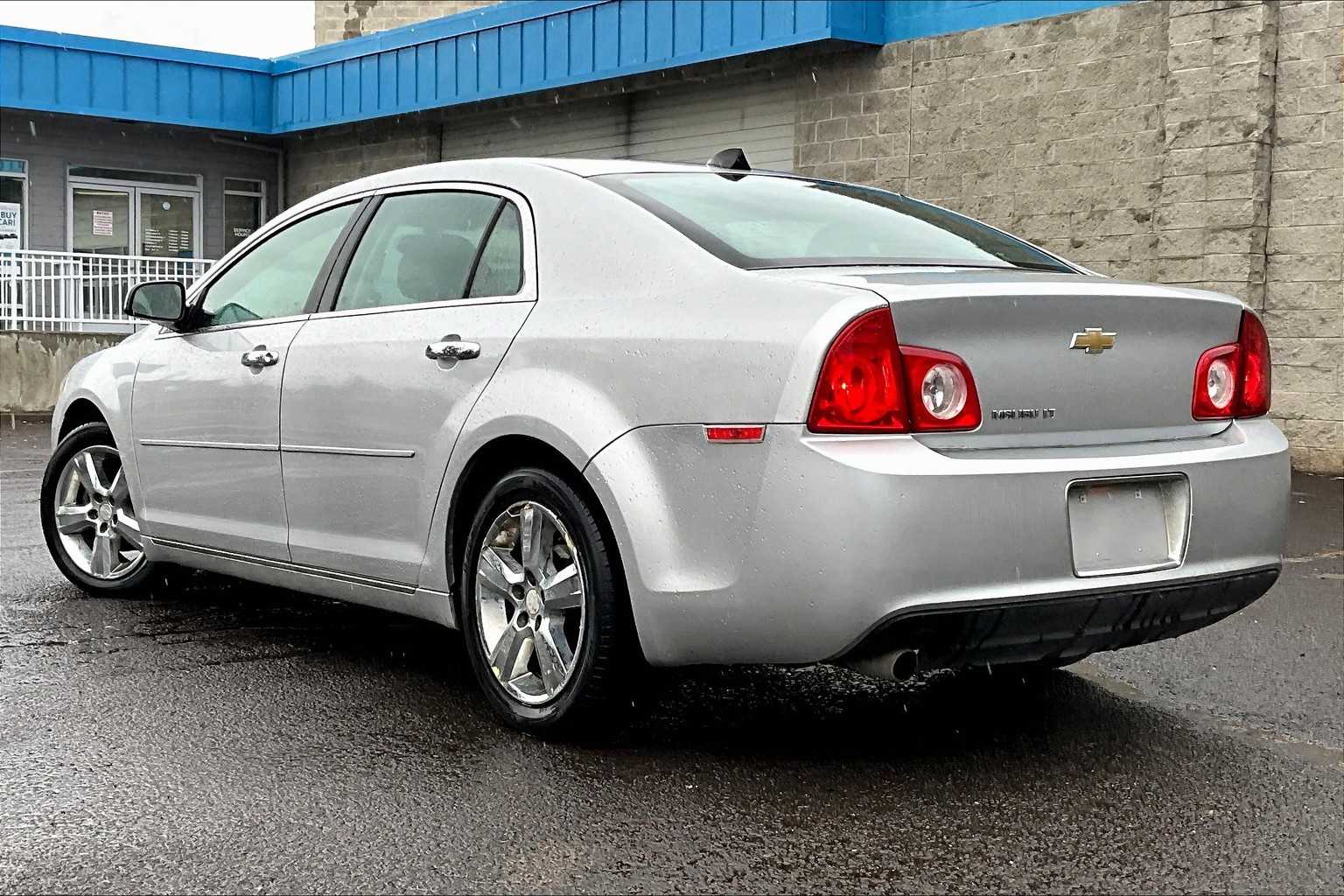 Thumbnail: 2012 Chevrolet Malibu - 4