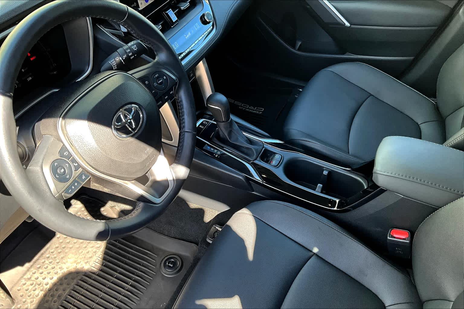 2023 Toyota Corolla Cross XLE 16