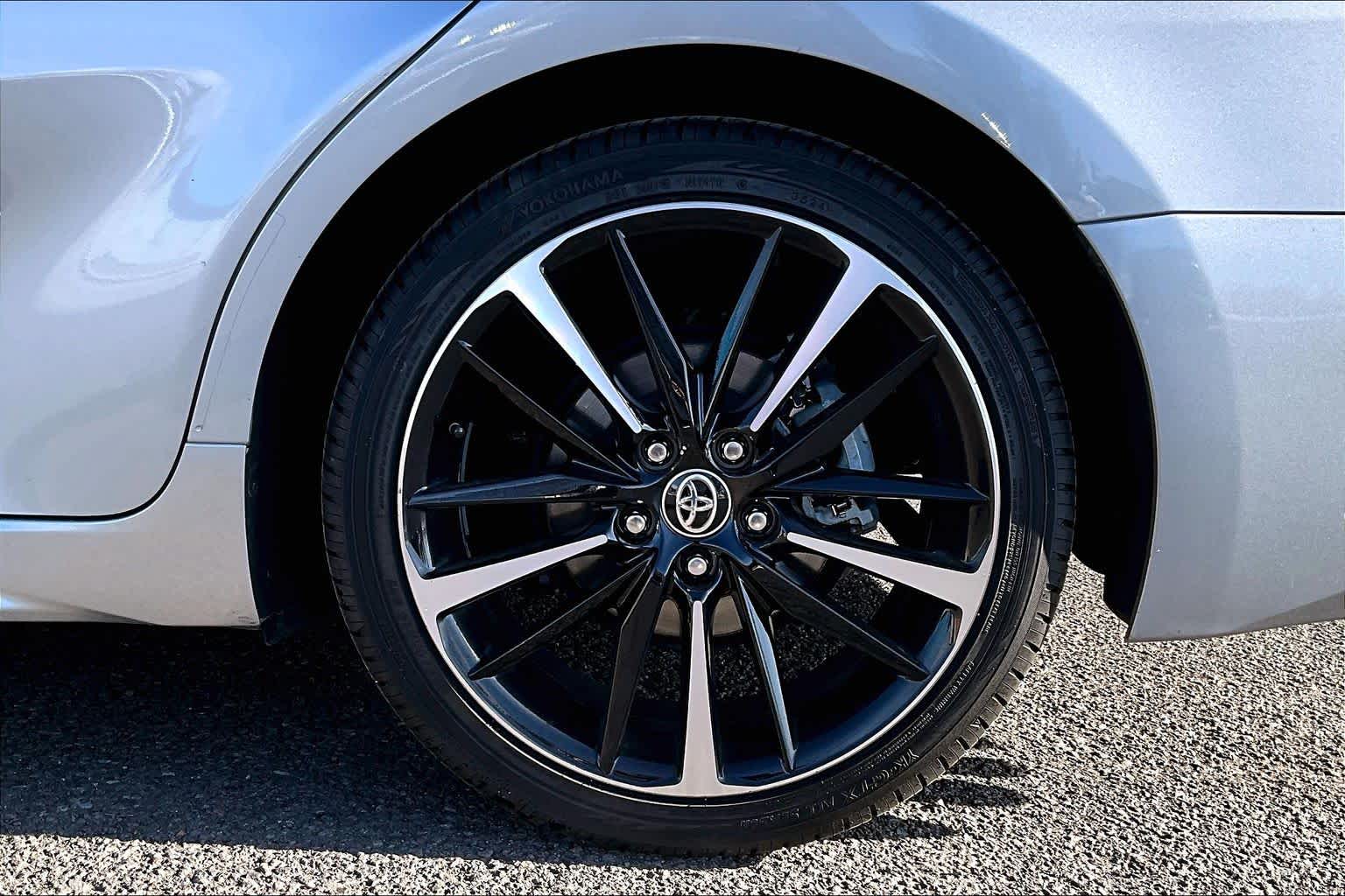 Thumbnail: 2020 Toyota Camry - 35