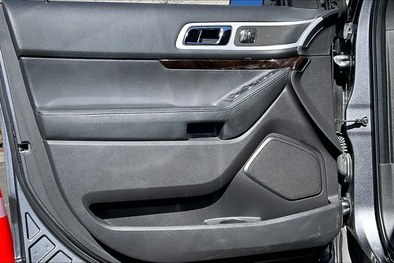 Thumbnail: 2013 Ford Explorer - 27