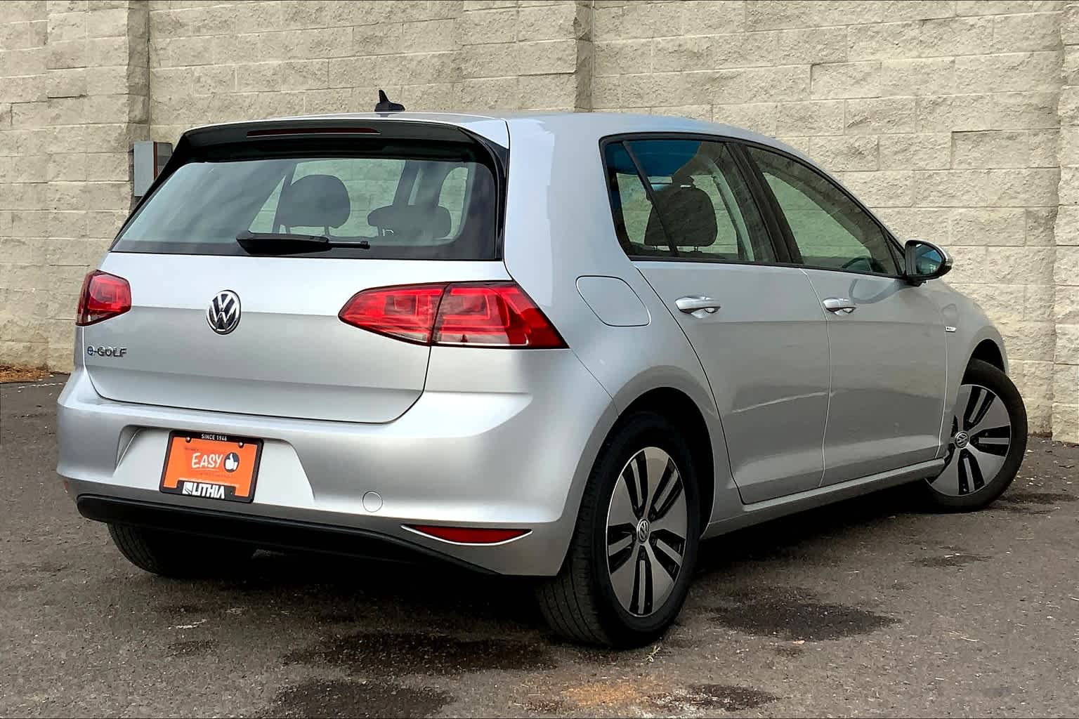 Thumbnail: 2016 Volkswagen e-Golf - 21