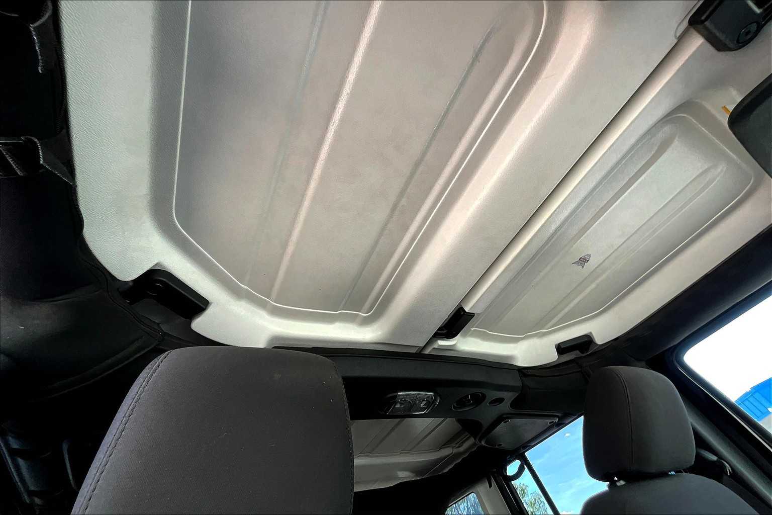Thumbnail: 2017 Jeep Wrangler - 30