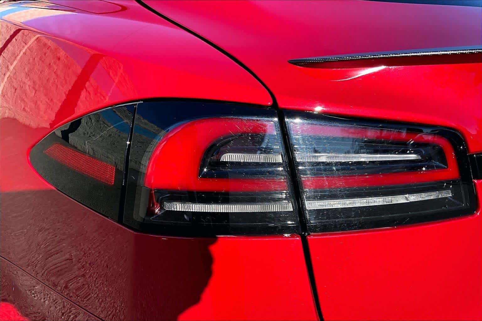 Thumbnail: 2022 Tesla Model S - 32