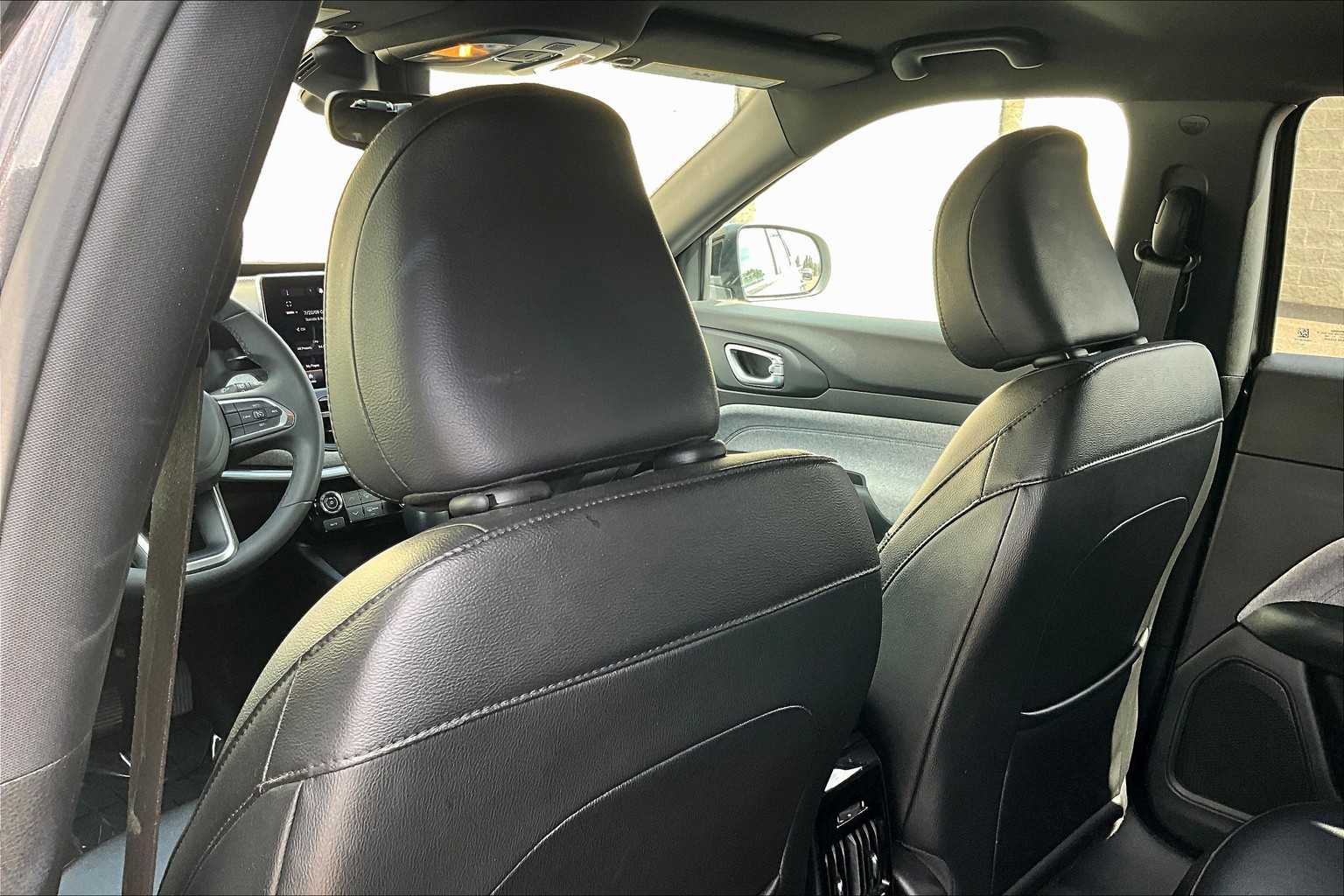 Thumbnail: 2024 Jeep Compass - 12