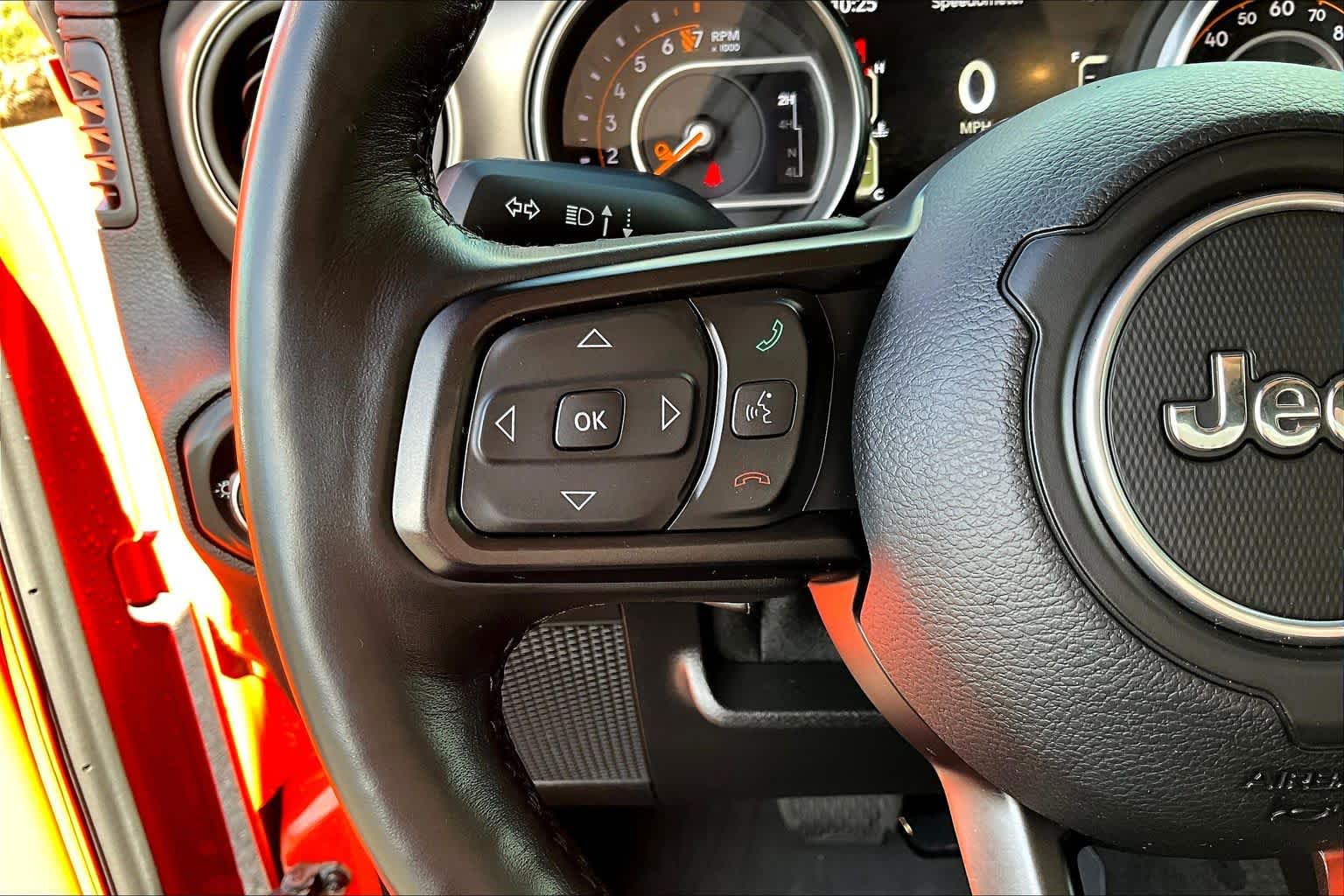 Thumbnail: 2020 Jeep Gladiator - 24