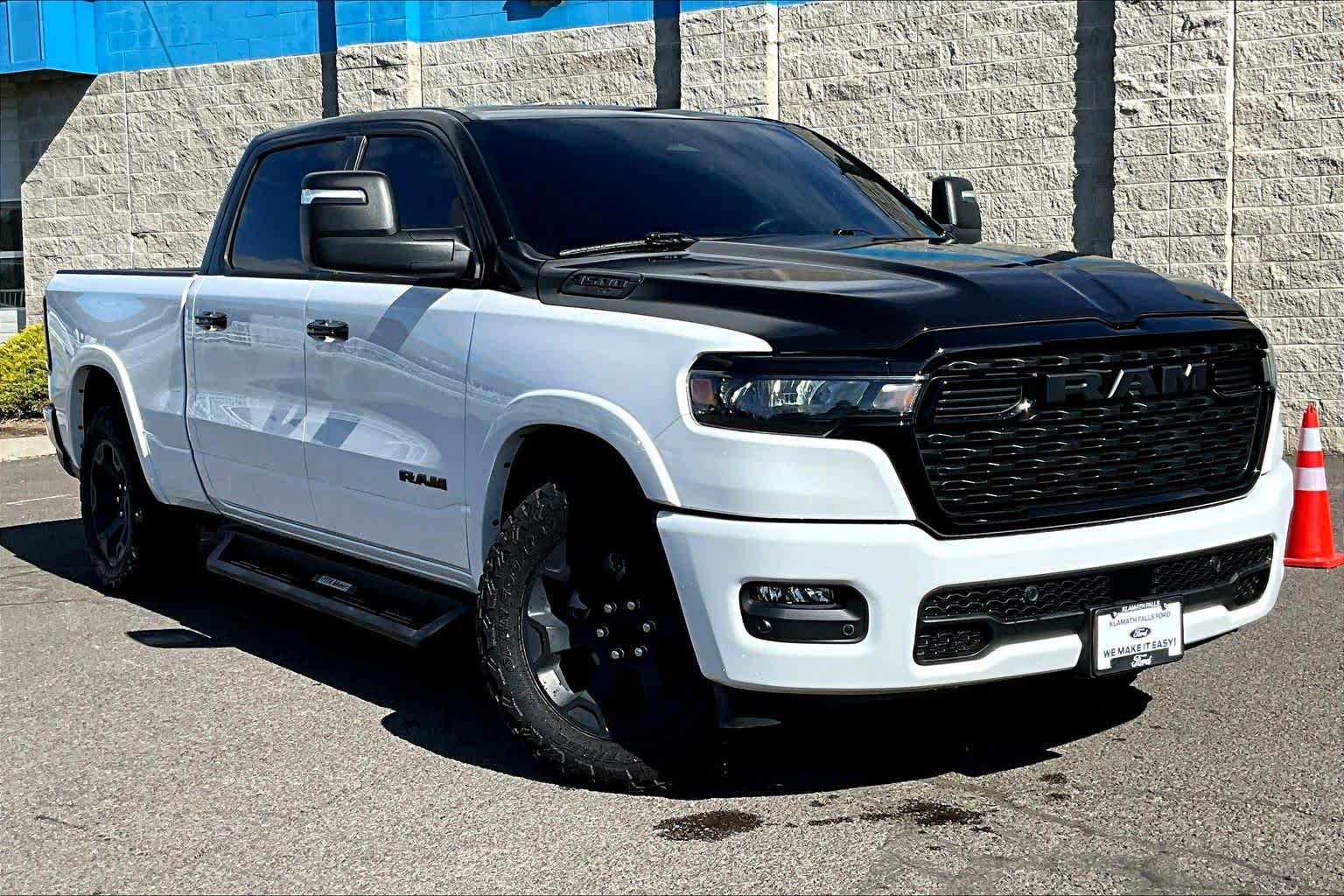 Thumbnail: 2025 RAM 1500 - 21