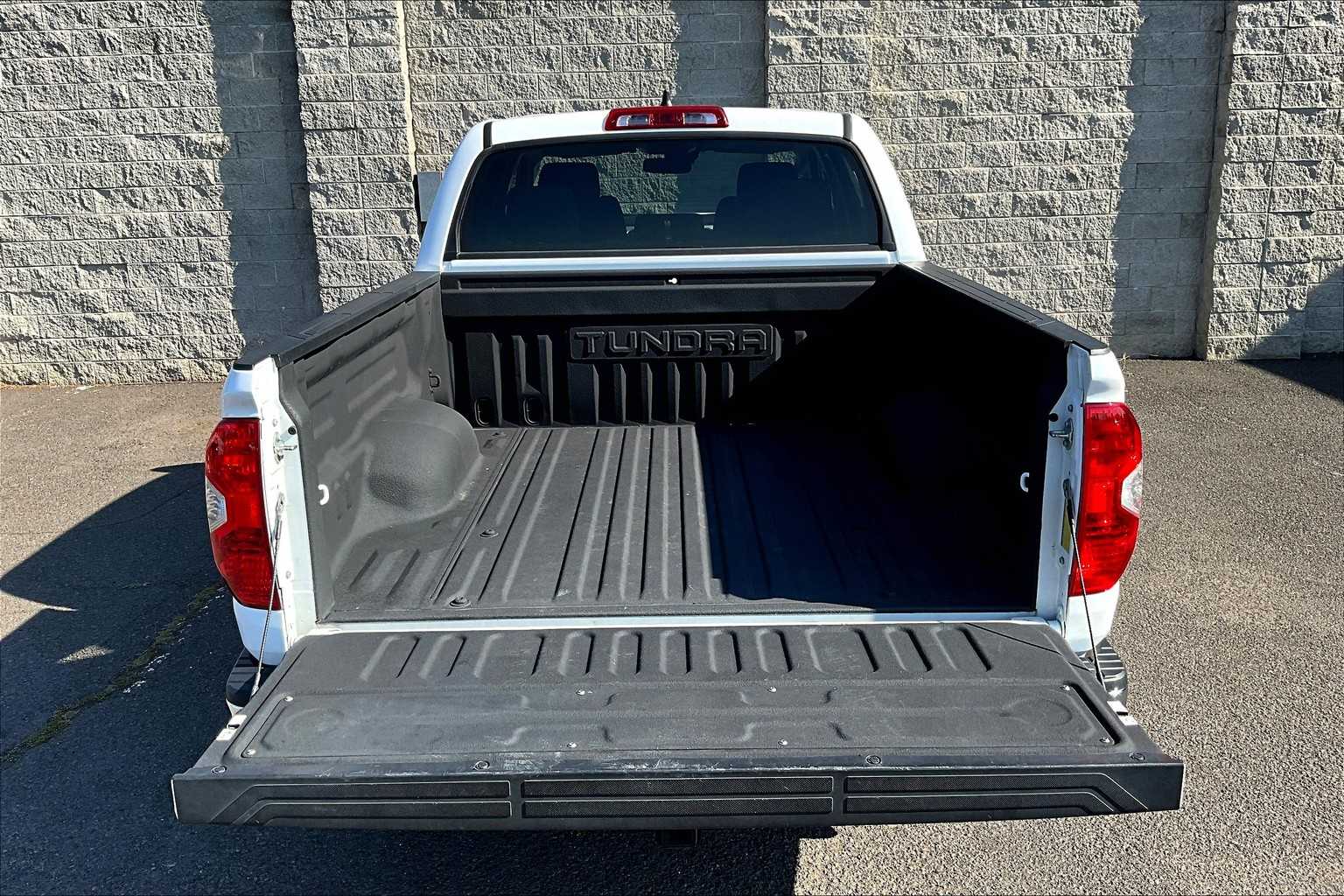 Thumbnail: 2020 Toyota Tundra - 18