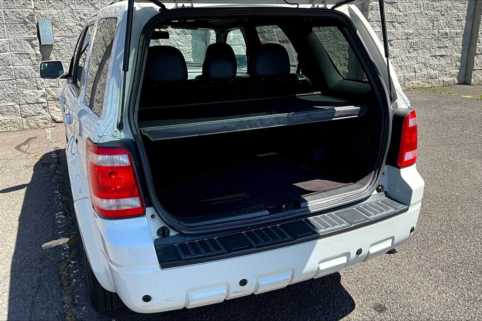 Thumbnail: 2010 Ford Escape - 18