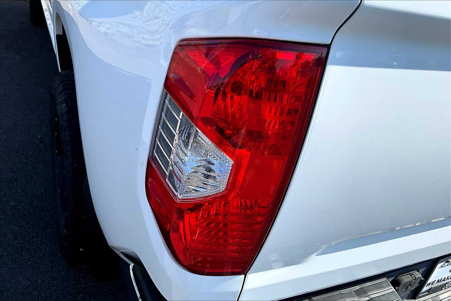 Thumbnail: 2020 Toyota Tundra - 32