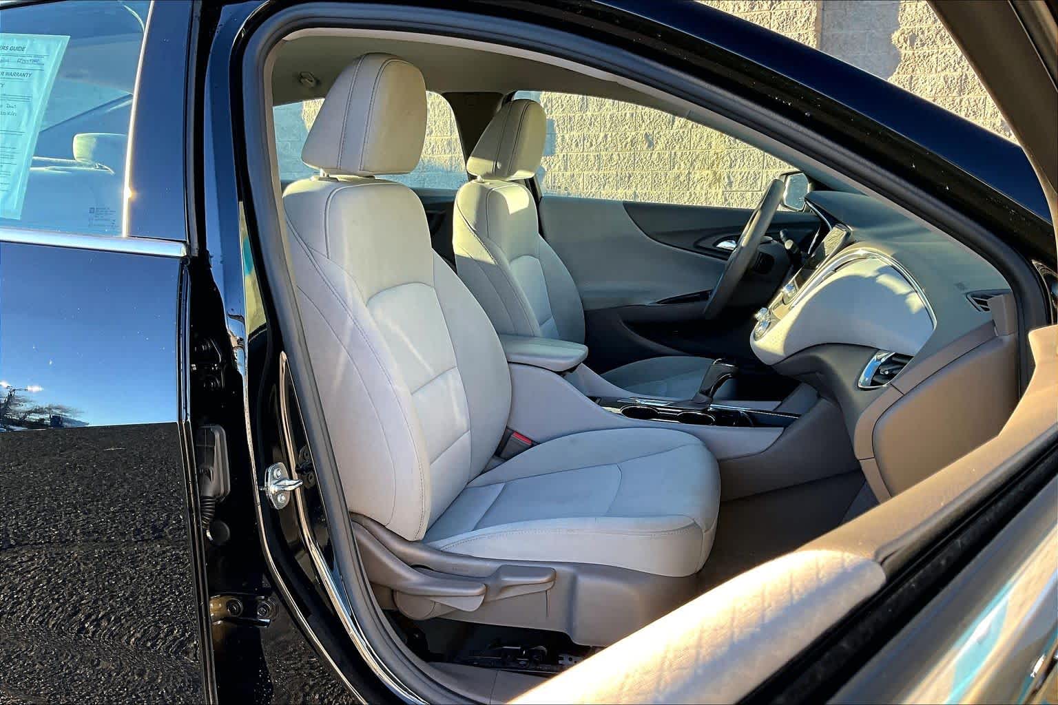 Thumbnail: 2019 Chevrolet Malibu - 13