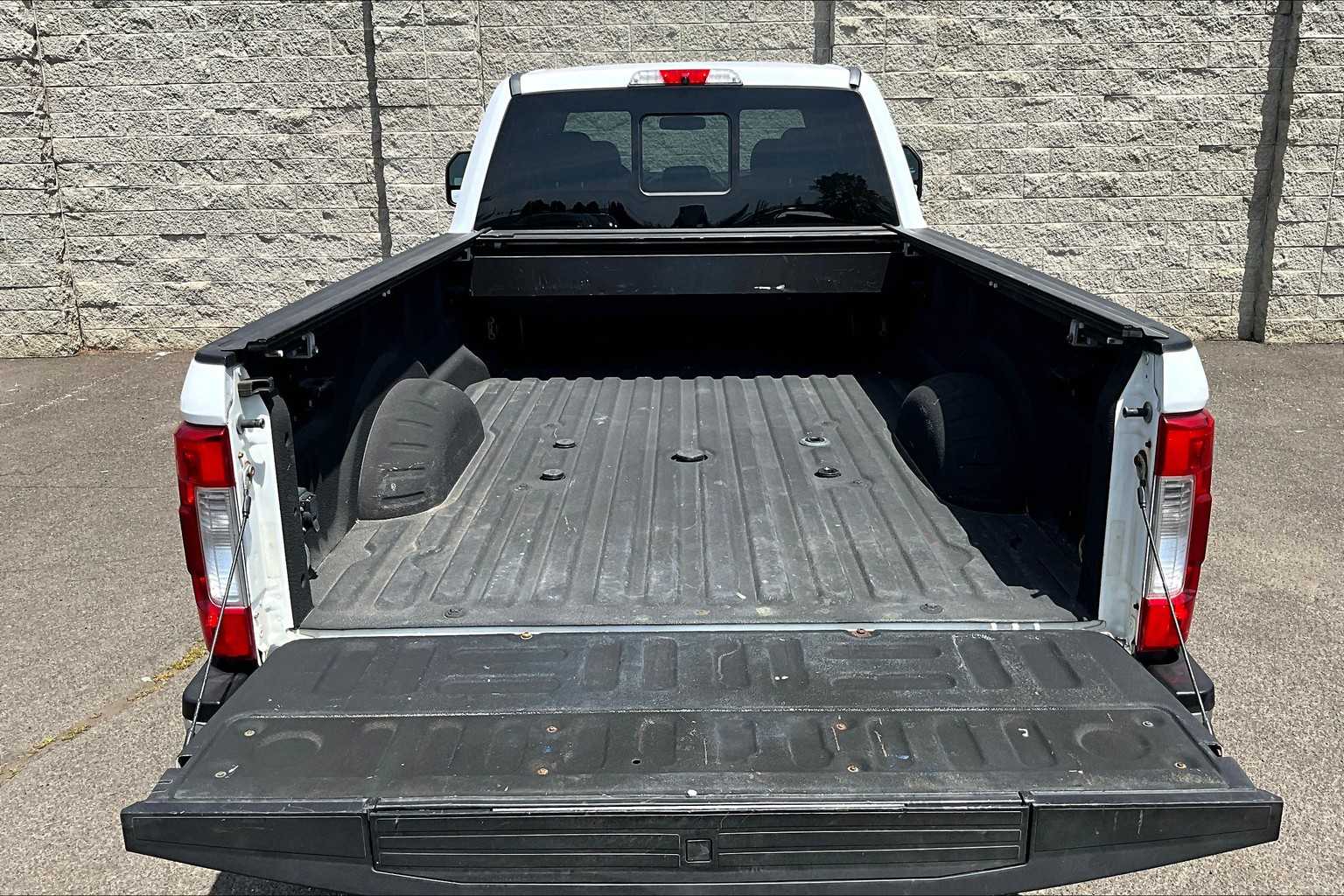 2017 Ford F-350 Lariat 18